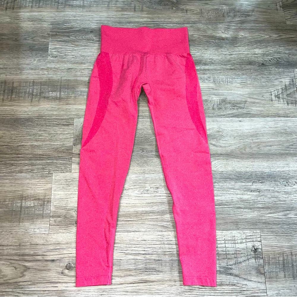 NVGTN pink work out leggings size Medium
